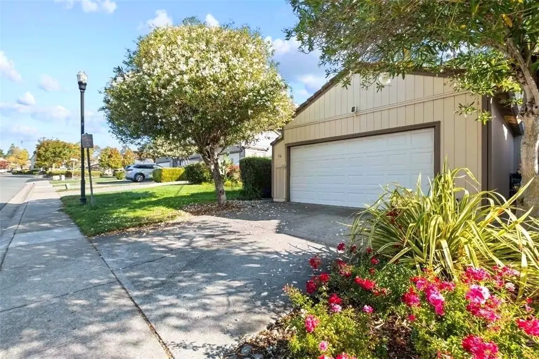 Residential Lease for rent at 178 Valley Run, Hercules, Contra Costa County, CA featuring 3 beds and 3 baths