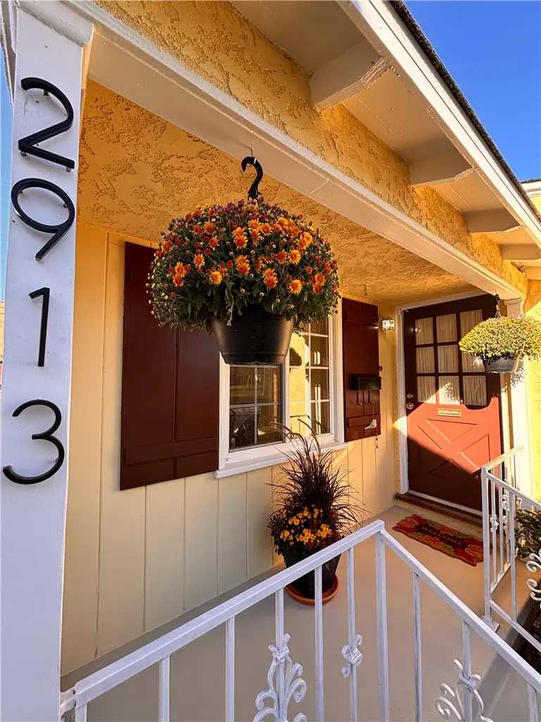 Single Family Residence for sale at 2913 CANDLEWOOD Street, Lakewood, CA featuring 2 beds and 2 baths