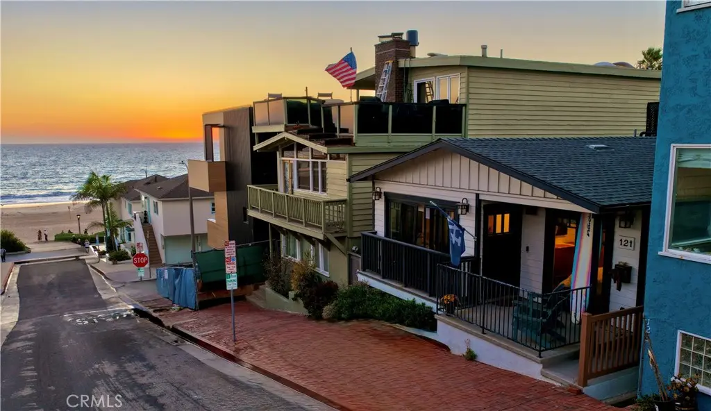 Single Family Residence for sale at 121 28th Street, Manhattan Beach, CA featuring 2 beds and 2 baths