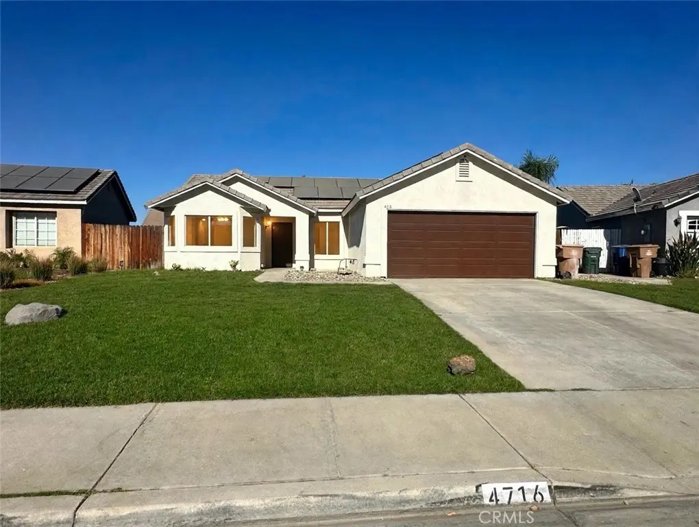 Single Family Residence for rent at 4716 Kaytlain Avenue, Bakersfield, CA featuring 3 beds and 2 baths