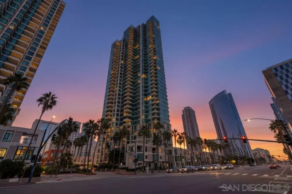 Residential Lease for rent at 1199 Pacific 1305, San Diego, San Diego County, CA featuring 2 beds and 2 baths