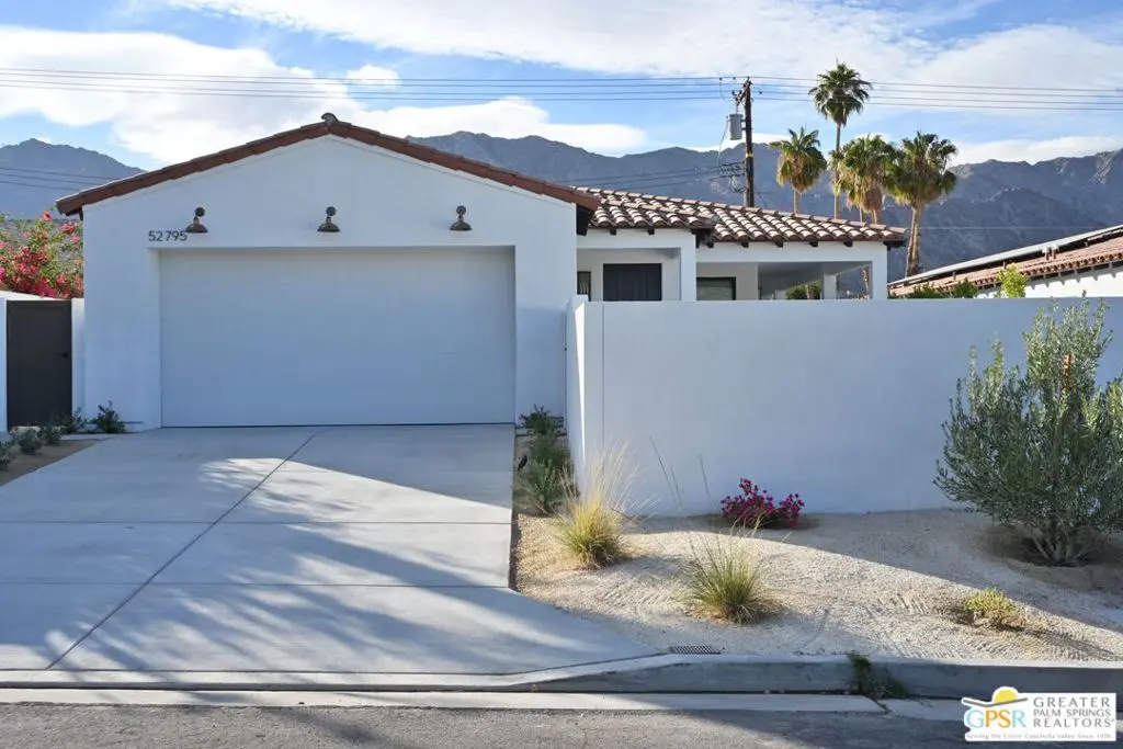 Single Family Residence for rent at 52795 Avenida Navarro, La Quinta, CA featuring 3 beds and 3 baths