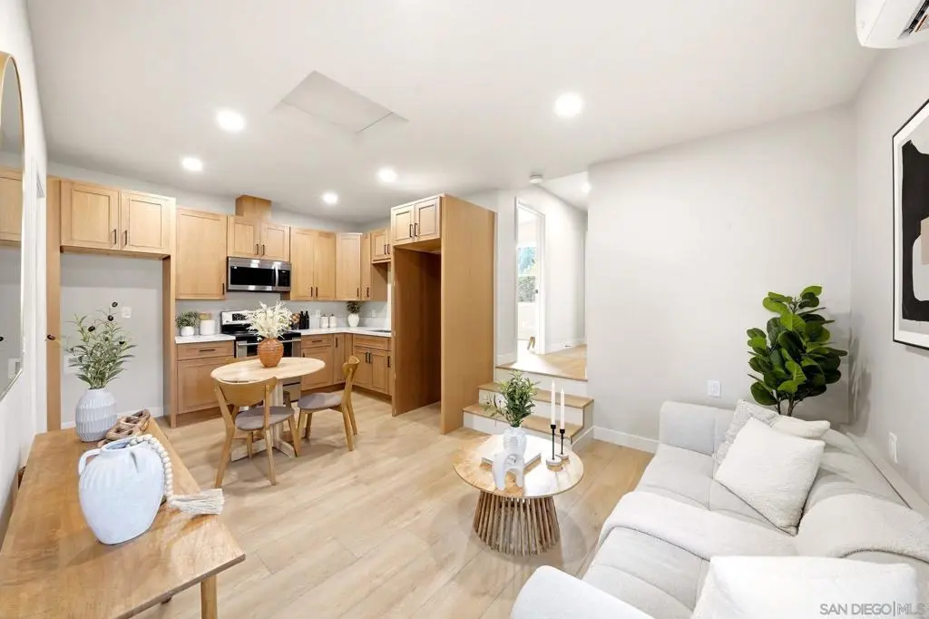 Residential Lease for rent at 132 F St, Chula Vista, San Diego County, CA featuring 2 beds and 1 bath