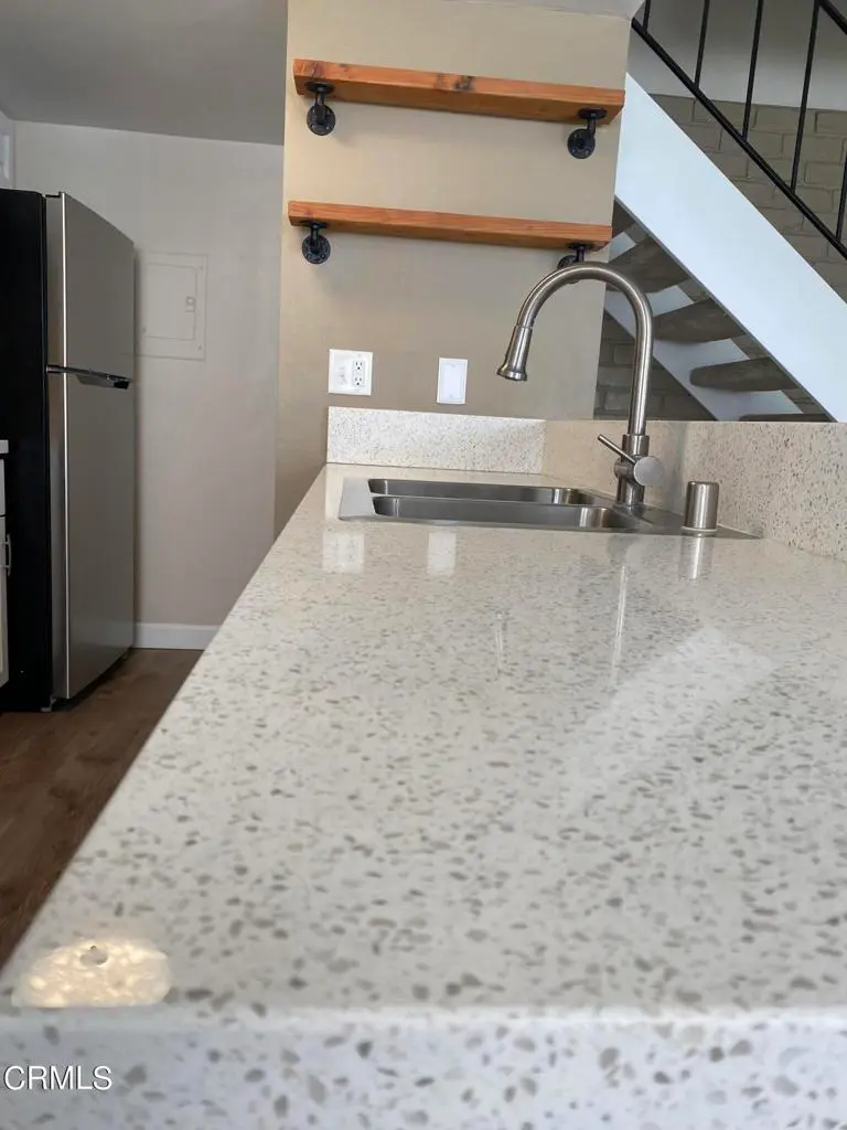 Residential Lease for rent at 1235 Chalmette Avenue, Ventura, Ventura County, CA featuring 2 beds and 1 bath