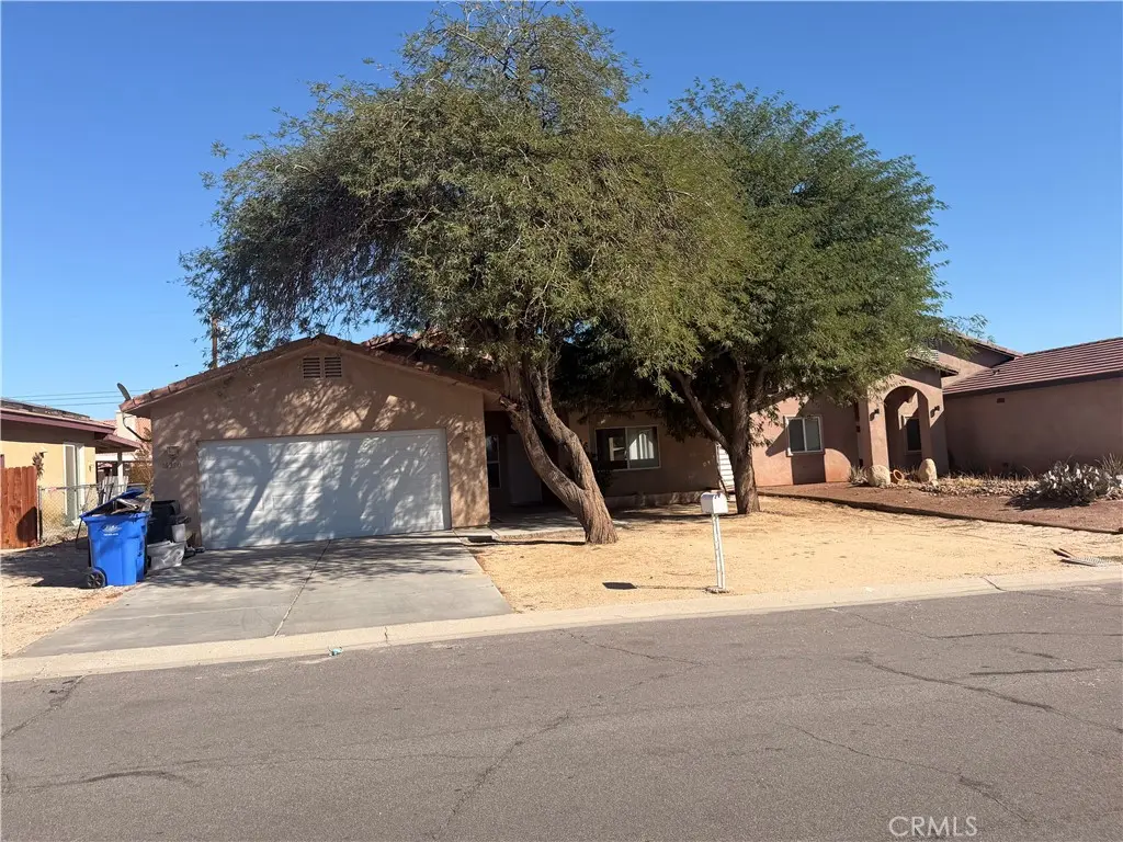 Single Family Residence for rent at 16320 Avenida Monteflora, Desert Hot Springs, CA featuring 3 beds and 2 baths