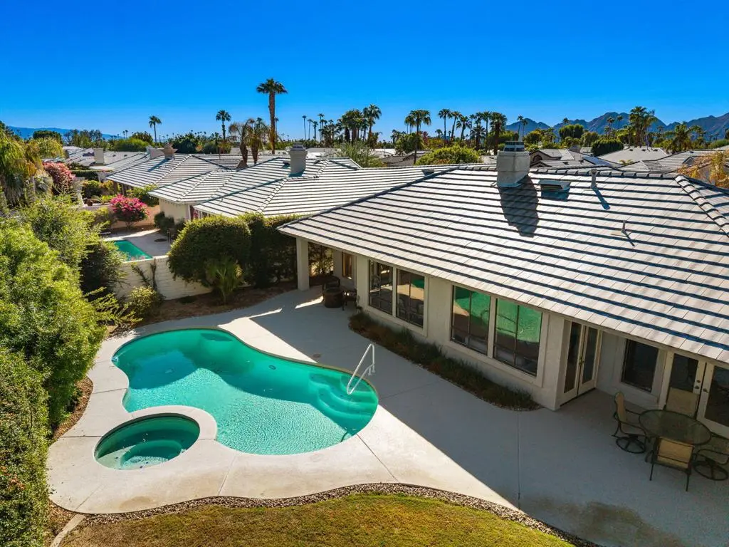 Single Family Residence for rent at 18 Belmonte Drive, Palm Desert, CA featuring 3 beds and 3 baths