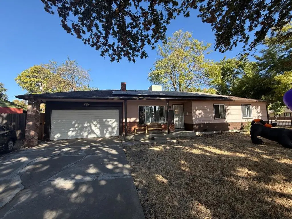 Single Family Residence for sale at 1 W Mayfair Avenue, Stockton, CA featuring 3 beds and 1 bath
