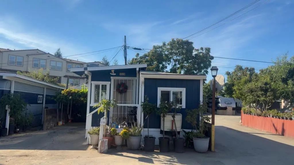Manufactured In Park for sale at 527 Mclaughlin Avenue 215, San Jose, CA featuring 3 beds and 2 baths