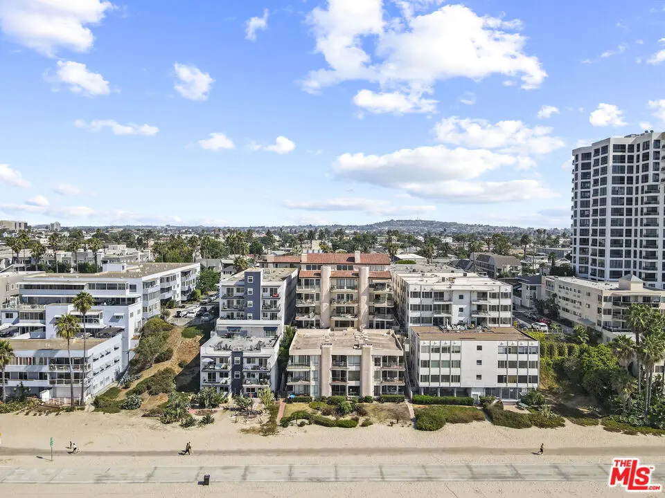 Residential Lease for rent at 1230 E Ocean Boulevard 504, Long Beach, Los Angeles County, CA featuring 3 beds and 3 baths