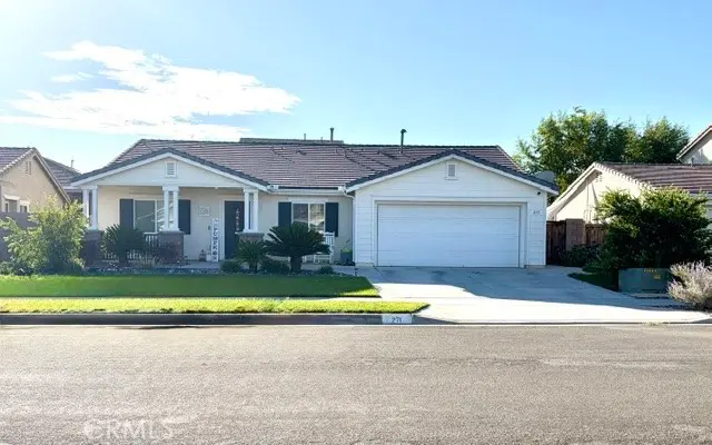 Single Family Residence for sale at 271 Fieldrush, Hemet, CA featuring 4 beds and 2 baths