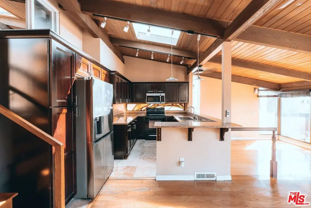 Single Family Residence for rent at 2856 S Coast Highway, Laguna Beach, CA featuring 3 beds and 2 baths