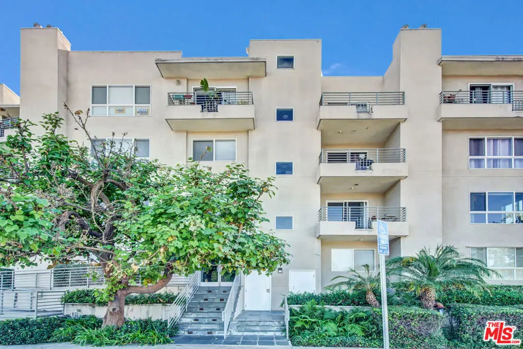 Condominium for sale at 5764 San Vicente Boulevard 201, Los Angeles, CA featuring 2 beds and 2 baths