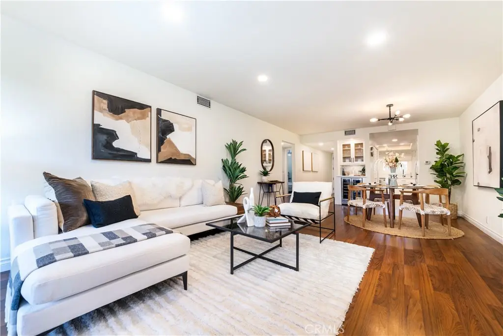 Condominium for sale at 950 Main 202, El Segundo, CA featuring 2 beds and 2 baths