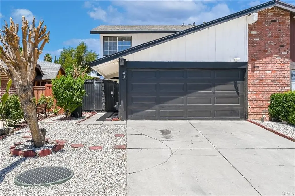 Duplex for sale at 835 Quail, Lake Elsinore, CA featuring 3 beds and 2 baths