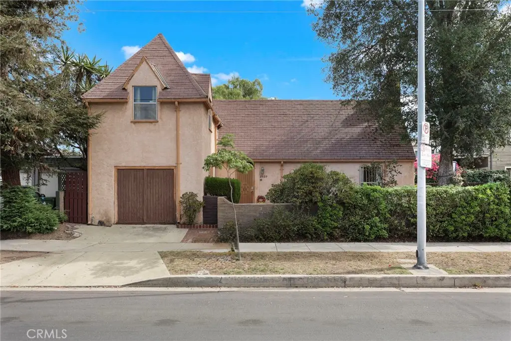 Single Family Residence for sale at 2020 S Gramercy, Los Angeles, CA featuring 3 beds and 2 baths