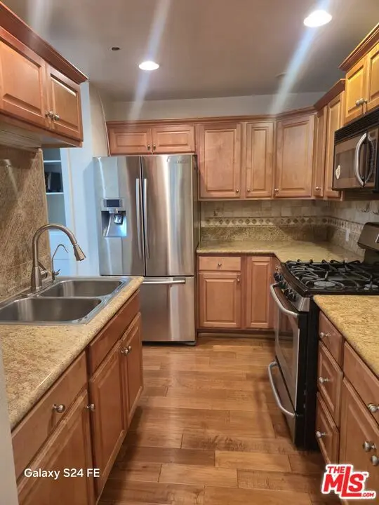 Residential for sale at 533 S St Andrews Place 104, Los Angeles, CA featuring 1 bed and 1 bath