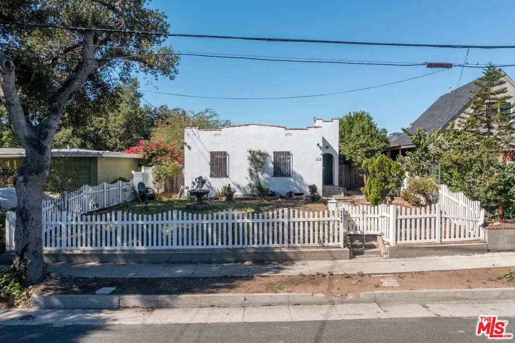Single Family Residence for sale at 1191 Sunset Avenue, Pasadena, CA featuring 2 beds and 1 bath