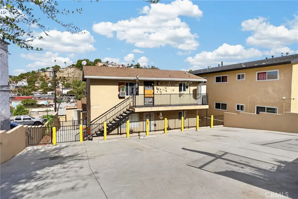 Triplex for sale at 5043 Borland Rd, Los Angeles, CA