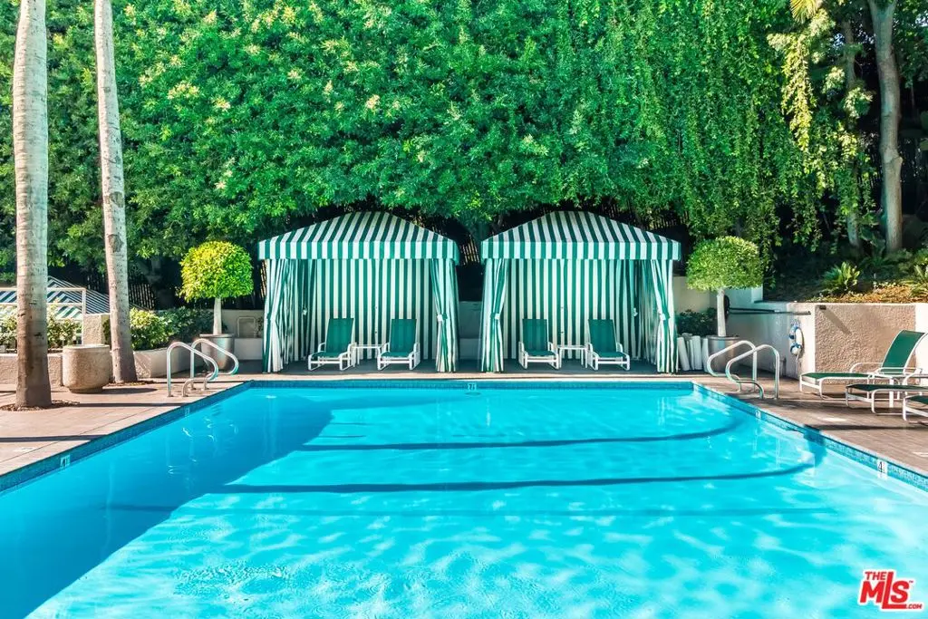 Condominium for rent at 1131 Alta Loma Road 117, West Hollywood, CA featuring 1 bed and 2 baths
