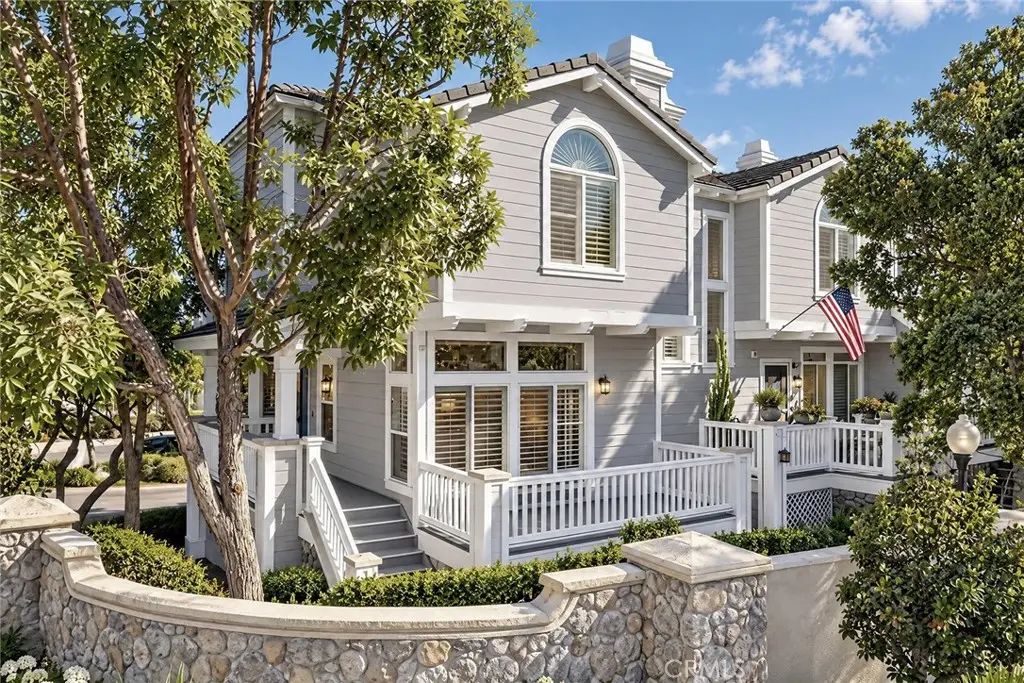Condominium for rent at 511 N Pageant A, Orange, CA featuring 3 beds and 3 baths