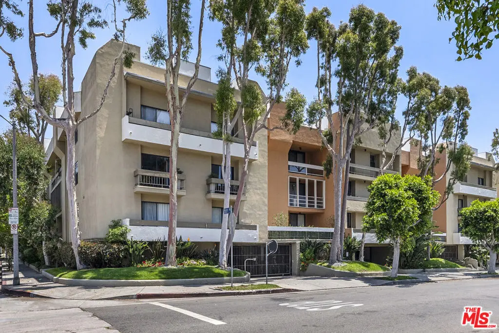 Condominium for rent at 750 N Kings Road 111, West Hollywood, CA featuring 1 bed and 1 bath