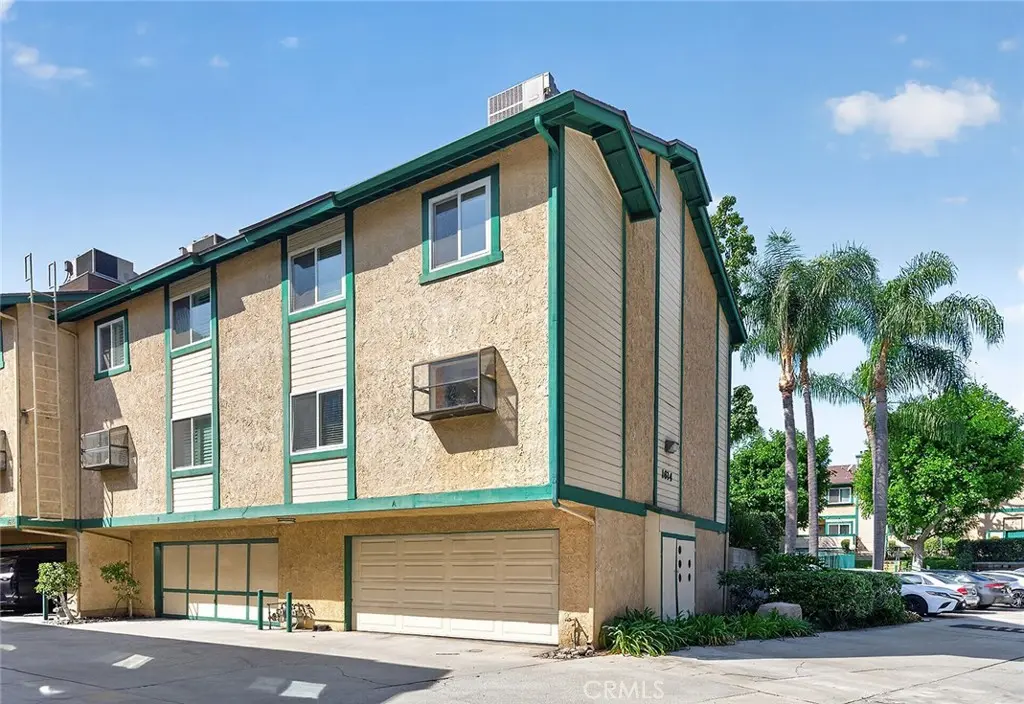 Townhouse for rent at 1614 S Mayflower A, Monrovia, CA featuring 3 beds and 3 baths
