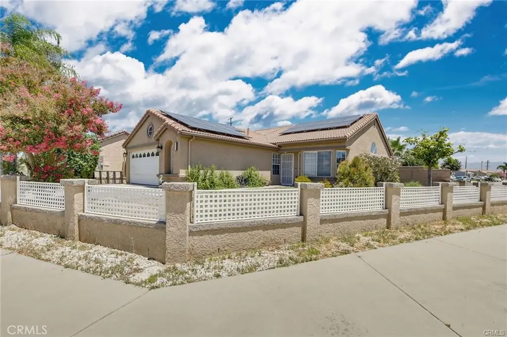 Single Family Residence for sale at 3112 Wimbledon, Hemet, CA featuring 3 beds and 2 baths