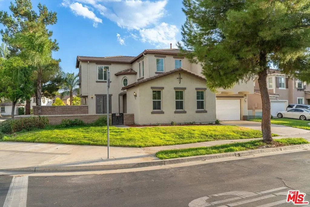 Single Family Residence for sale at 3089 Bridgewater Circle, Hemet, CA featuring 5 beds and 5 baths