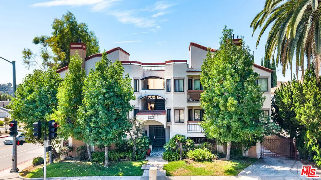 Residential Income for sale at 1554 E Wilson Avenue 9, Glendale, CA featuring 18 beds and 18 baths