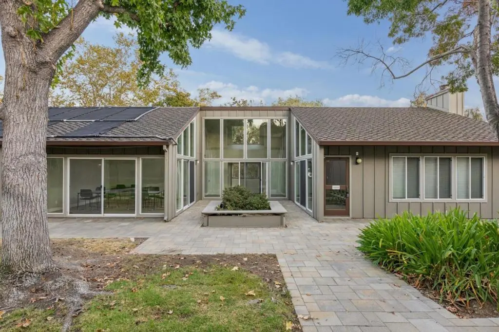 Condominium for sale at 108 Walnut Hill Court, Los Gatos, CA featuring 3 beds and 2 baths