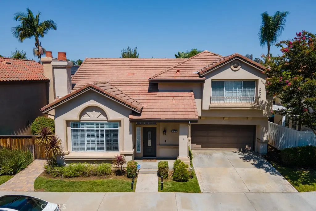 Single Family Residence for rent at 8249 E Candleberry, Orange, CA featuring 3 beds and 3 baths