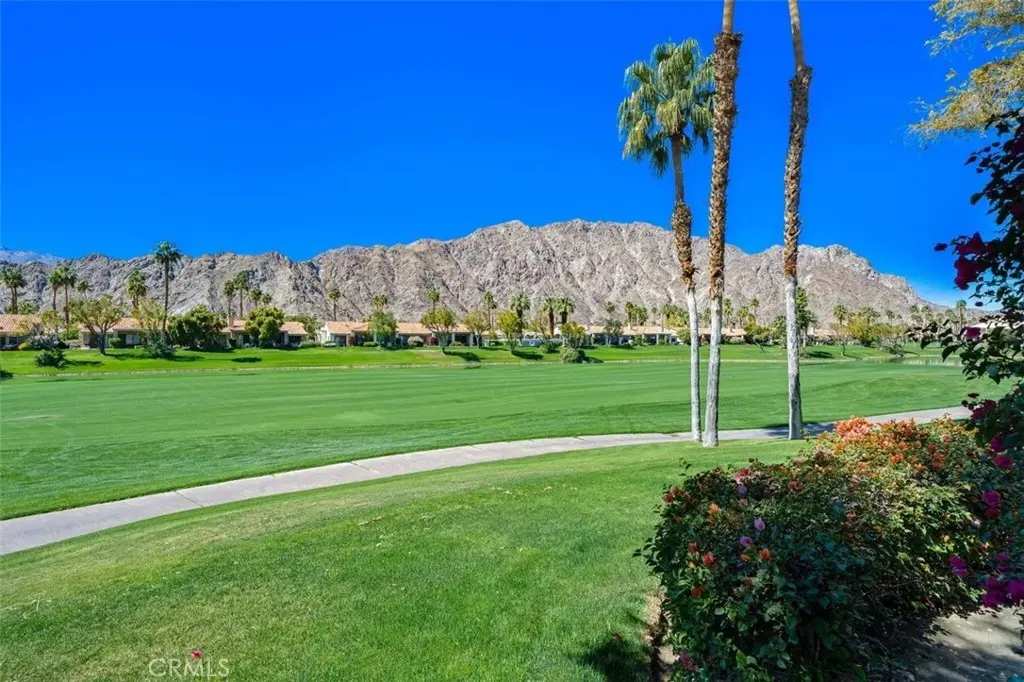 Condominium for rent at 54469 Oak Hill, La Quinta, CA featuring 2 beds and 2 baths
