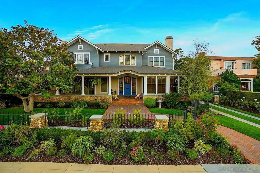 Single Family Residence for sale at 820 Glorietta Blvd, Coronado, CA featuring 5 beds and 5 baths