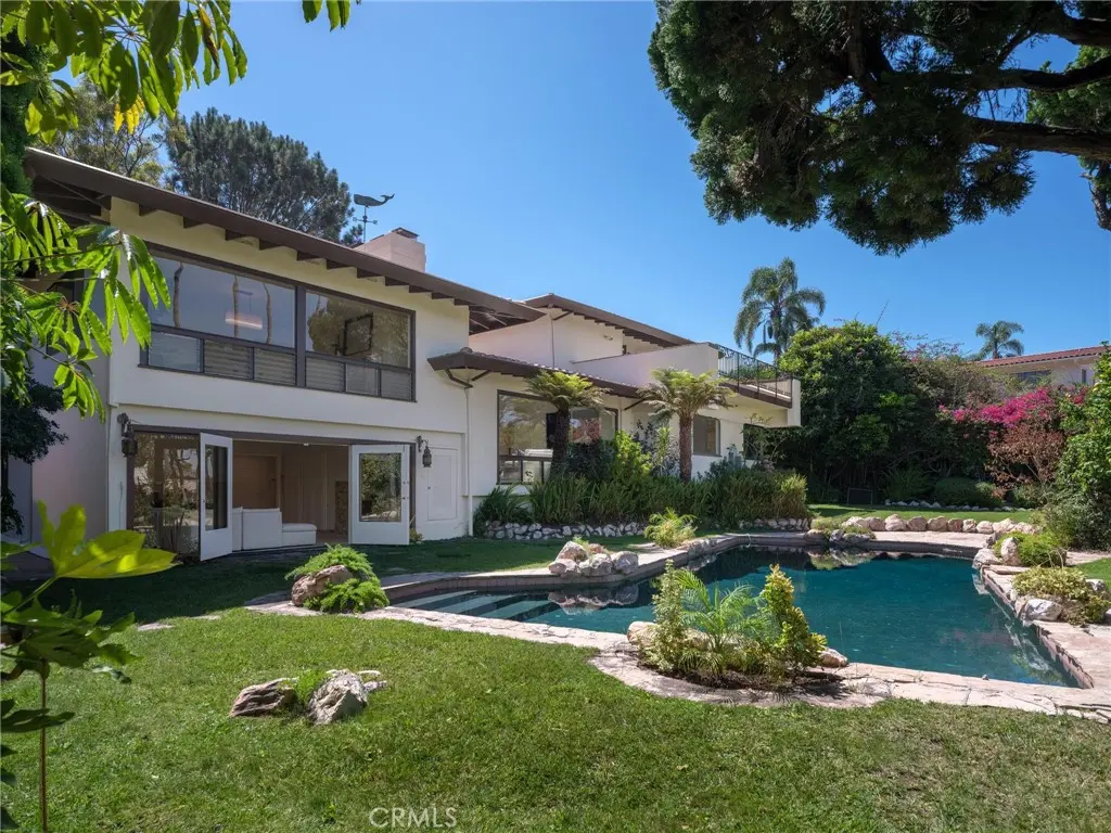 Single Family Residence for rent at 988 Via Rincon, Palos Verdes Estates, CA featuring 4 beds and 4 baths