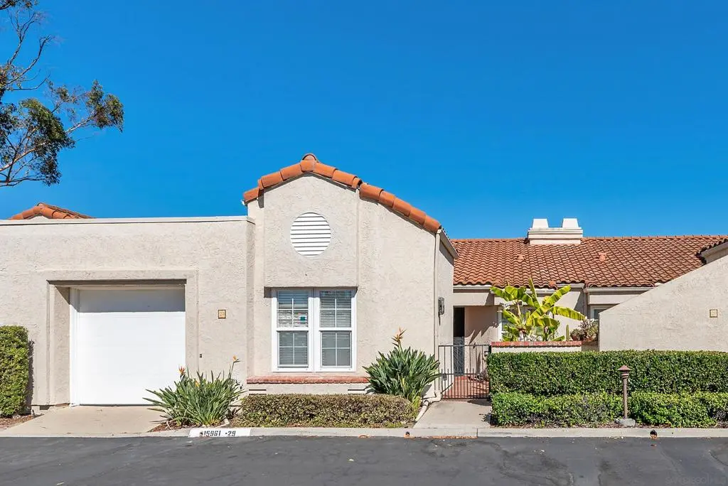 Residential Lease for rent at 15961 Avenida Villaha 29, San Diego, San Diego County, CA featuring 3 beds and 2 baths