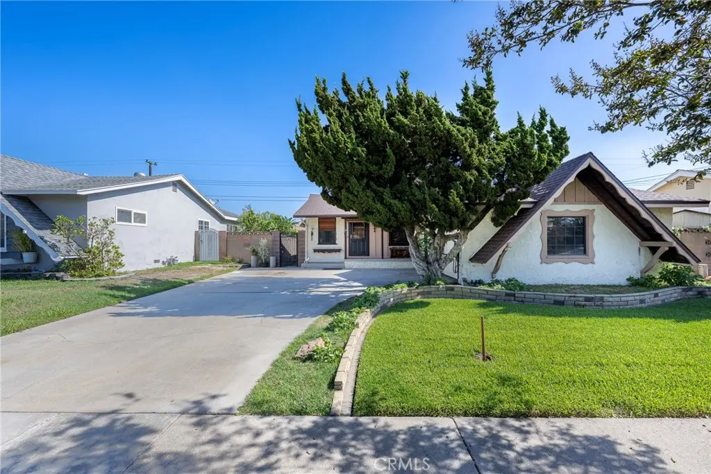 Single Family Residence for sale at 7660 El Chaco, Buena Park, CA featuring 3 beds and 2 baths