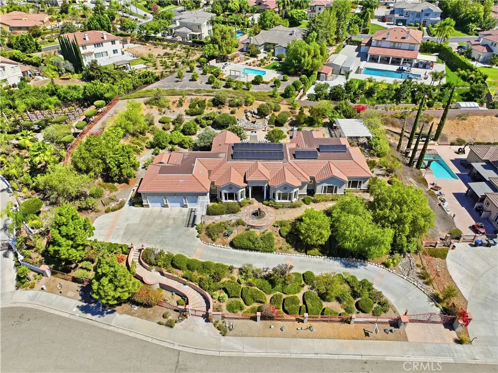 Single Family Residence for rent at 1979 Natalie, Riverside, CA featuring 5 beds and 6 baths
