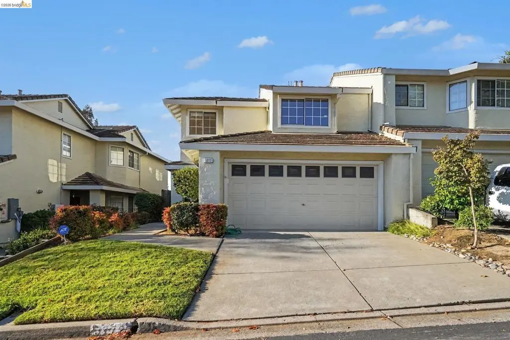 Townhouse for sale at 5272 Pebble Glen Dr, Concord, CA featuring 3 beds and 3 baths