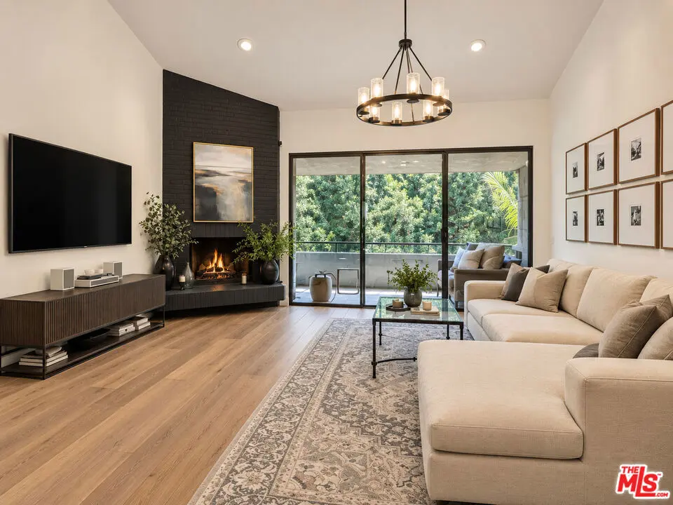 Condominium for rent at 2663 Centinela Avenue 303, Santa Monica, CA featuring 2 beds and 3 baths