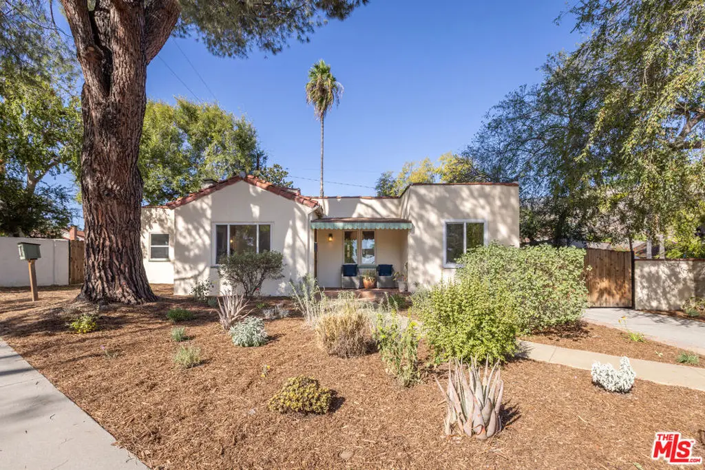 Single Family Residence for sale at 1406 Bellford Avenue, Pasadena, CA featuring 3 beds and 2 baths