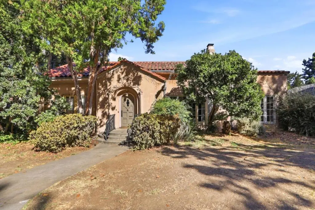 Single Family Residence for sale at 670 S 15th Street, San Jose, CA featuring 6 beds and 3 baths