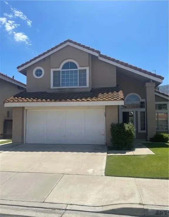 Single Family Residence for rent at 4873 Moon Crest Drive, Corona, CA featuring 3 beds and 3 baths