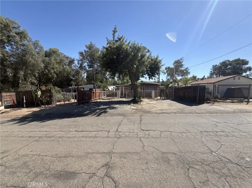 Residential Lease for rent at 18291 Tereticornis, Lake Elsinore, Riverside County, CA featuring 2 beds and 2 baths