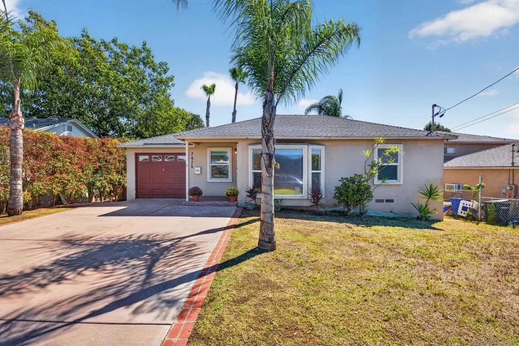 Residential Lease for rent at 7475 Muriel Pl., La Mesa, San Diego County, CA featuring 2 beds and 2 baths