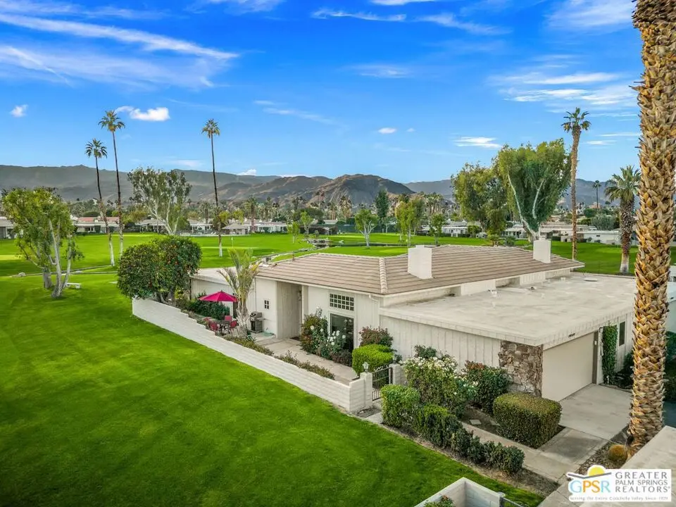 Single Family Residence for rent at 74939 Via Lago, Indian Wells, CA featuring 2 beds and 3 baths