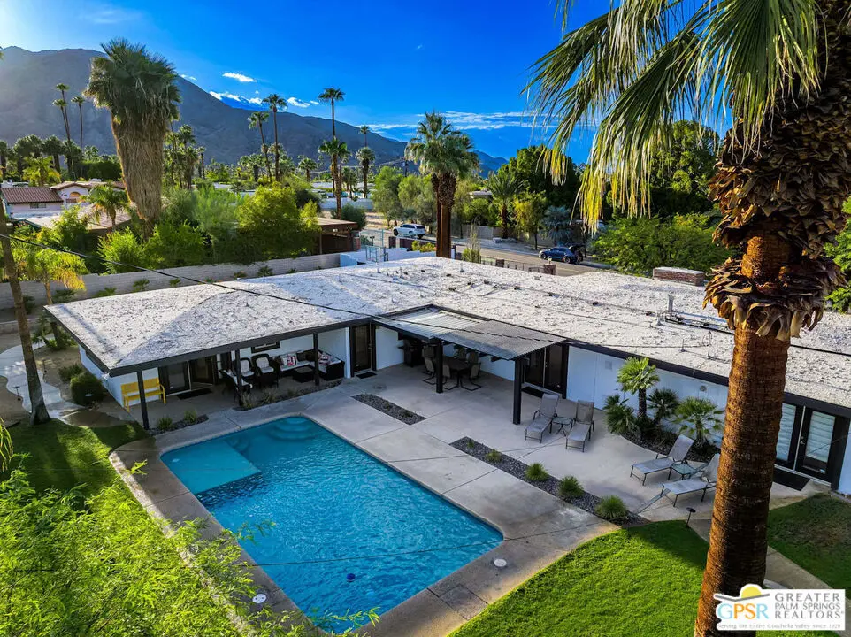 Single Family Residence for rent at 73255 Grapevine Street, Palm Desert, CA featuring 4 beds and 4 baths
