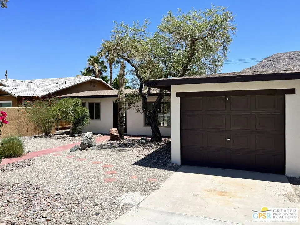 Single Family Residence for rent at 54920 Avenida Juarez, La Quinta, CA featuring 2 beds and 1 bath