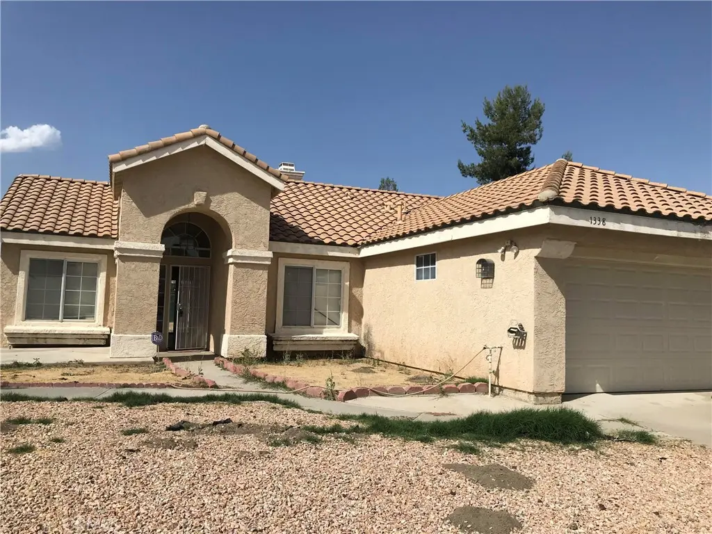 Single Family Residence for rent at 1338 Avenida Floribunda, San Jacinto, CA featuring 3 beds and 2 baths
