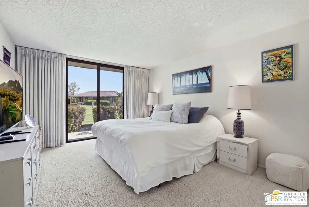 Condominium for rent at 1940 Paseo Raqueta, Palm Springs, CA featuring 2 beds and 2 baths