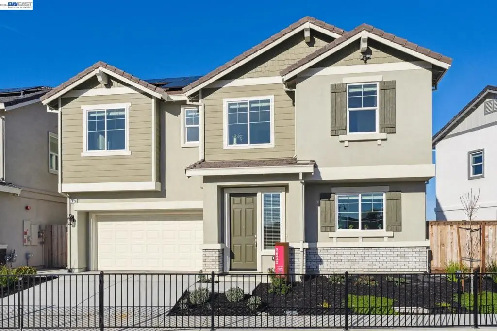 Single Family Residence for sale at 2416 Golden way, Fairfield, CA featuring 4 beds and 3 baths
